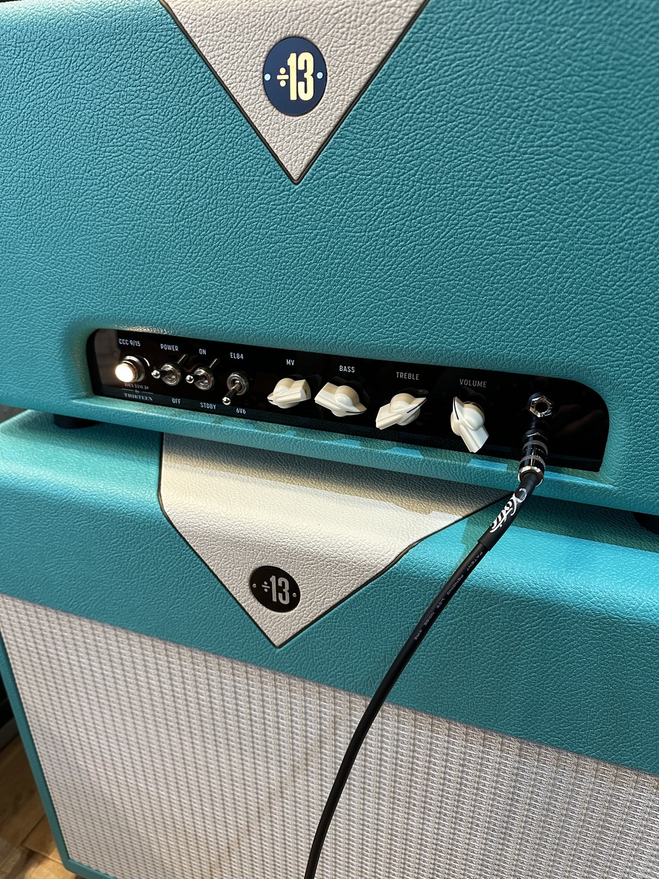 DIVIDED BY 13 CCC 9/15 Head + 1x12f Cabinet Teal Bronco / Ivory