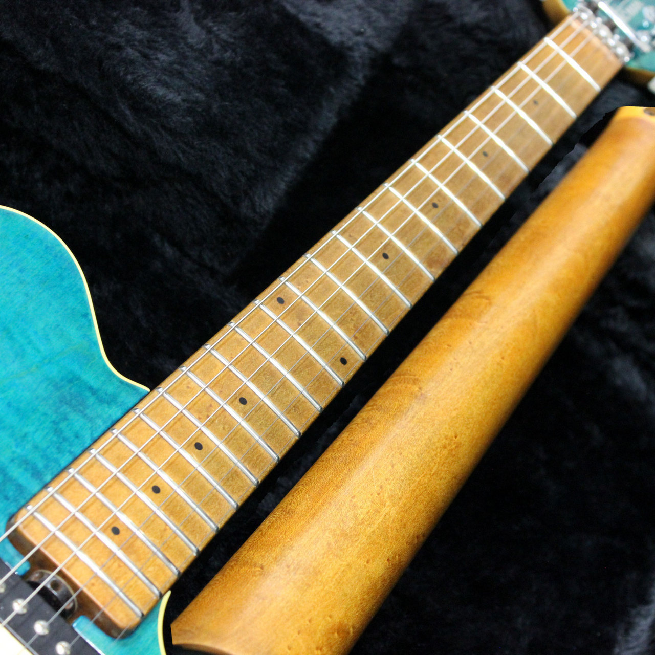 MUSIC MAN EVH Signature VAN HALEN BLUE TRANSLUCENT エディ・ヴァン・ヘイレン 1992年製 です。（中古）【楽器検索デジマート】