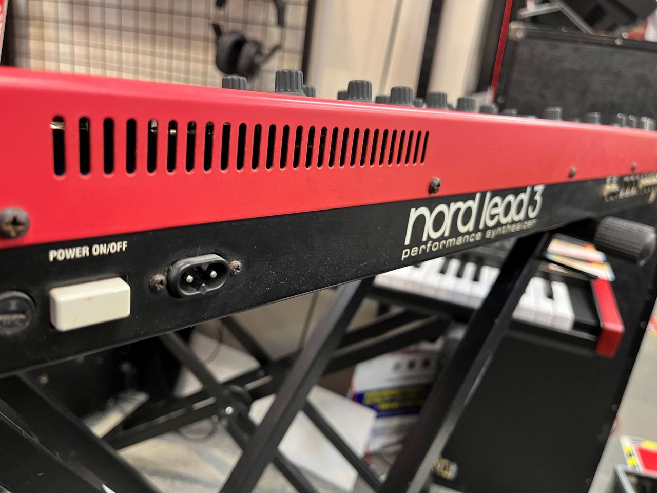 CLAVIA NORD LEAD 3【中古】【汎用ハードケース付】（中古）【楽器検索
