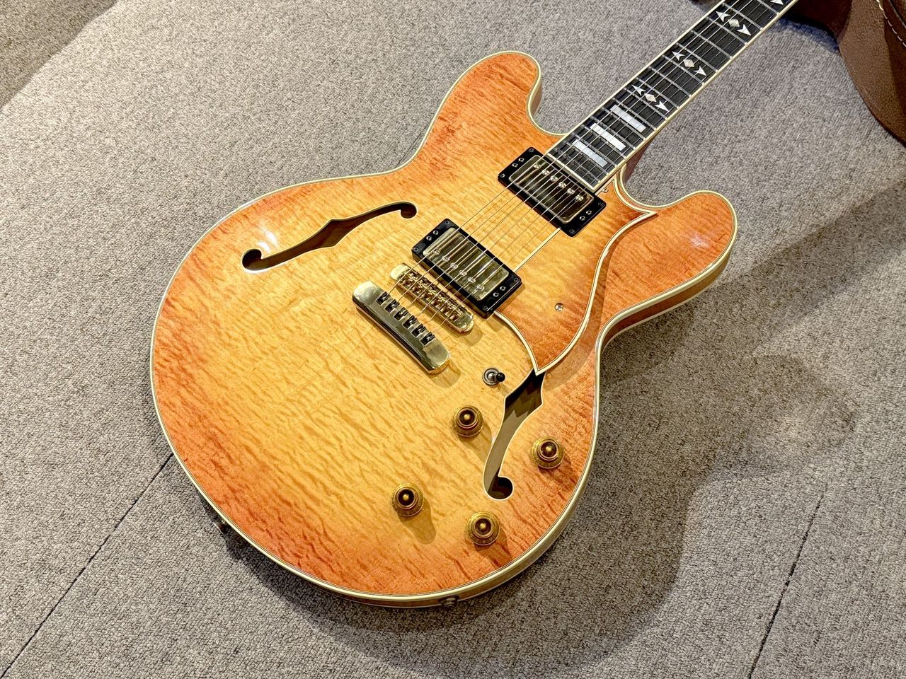 Heritage H-555 Almond Sunburst（中古）【楽器検索デジマート】
