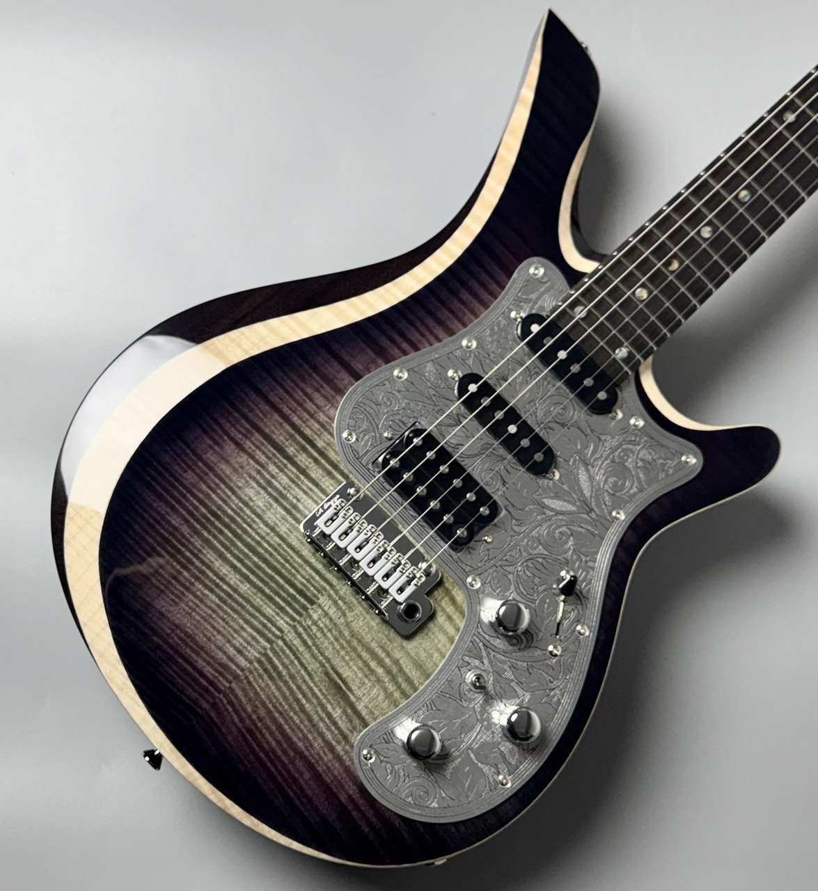 Astrum Guitars Aries Matel SSH Piezo -Charcoal to Purple Burst