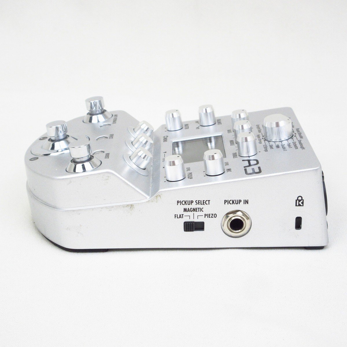 ZOOM A3 エフェクター　アコースティック　DI プリアンプ A3 Pre-Amp & Effects for Acoustic Guitar | Zoom