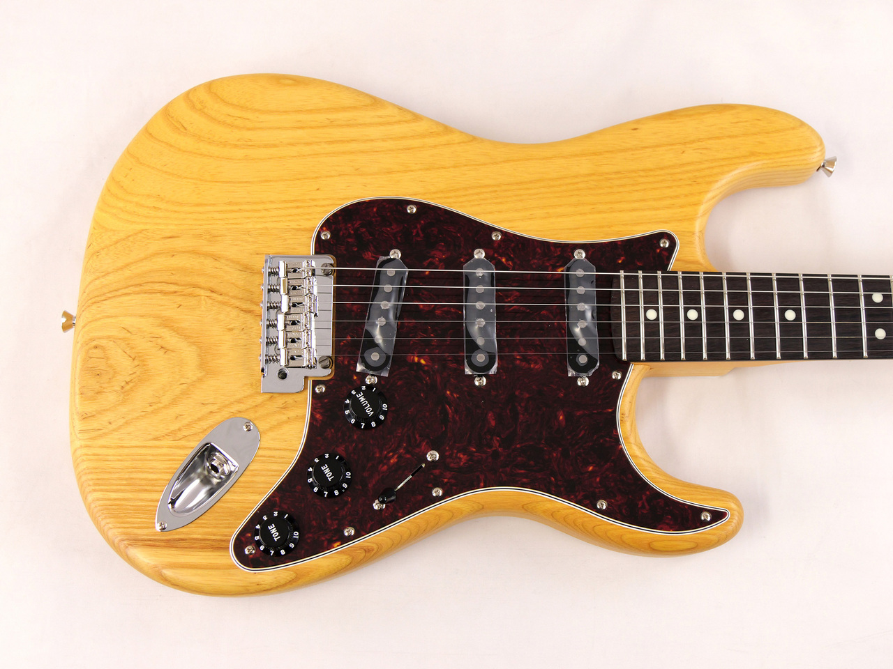 Fender Japan ストラトキャスター アッシュボディ エレキギター Fender