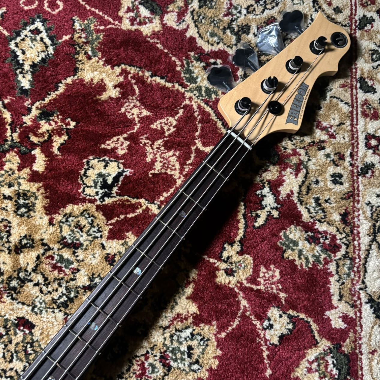 FREEDOM CUSTOM GUITAR RESEARCH Rhino 4ST FT 晩秋 【選定材】（新品