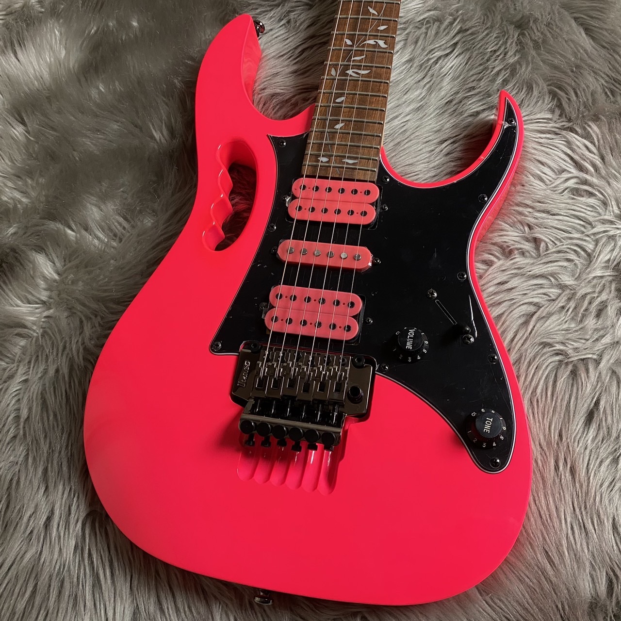 Ibanez JEMJRSP-PK (Pink)【Steve Vai signature model】【SPOT MODEL】【現物画像】（新品/ 送料無料）【楽器検索デジマート】