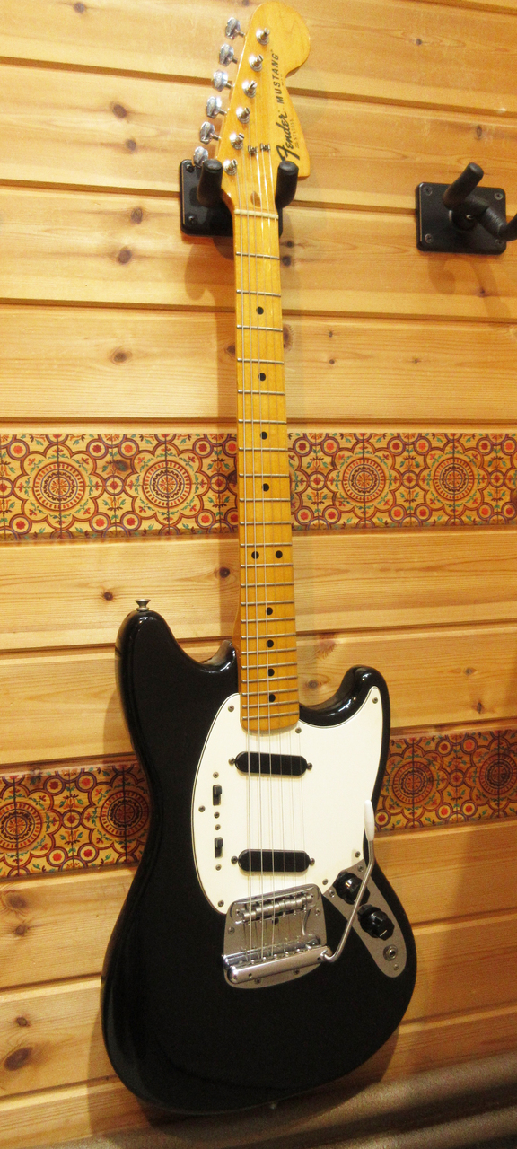 か*ん様 Fender Mustang エレキギター ティール Fender 1977 Mustang / White w/HC（ビンテージ/送料無料