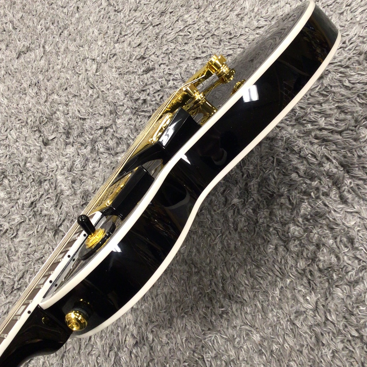 GrassRoots G-LPC-Mini BK(Black)【アンプ搭載ミニギター】【LP GrassRoots G-LPC-Mini BK(Black)【アンプ搭載ミニギター】【LP