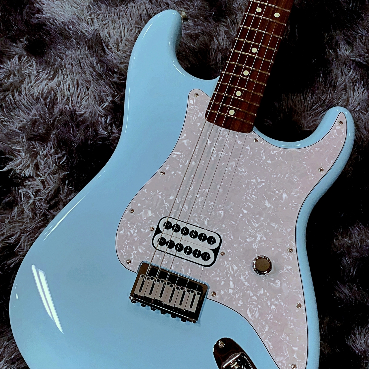 Fender Limited Edition Tom DeLonge Stratocaster Daphne Blue
