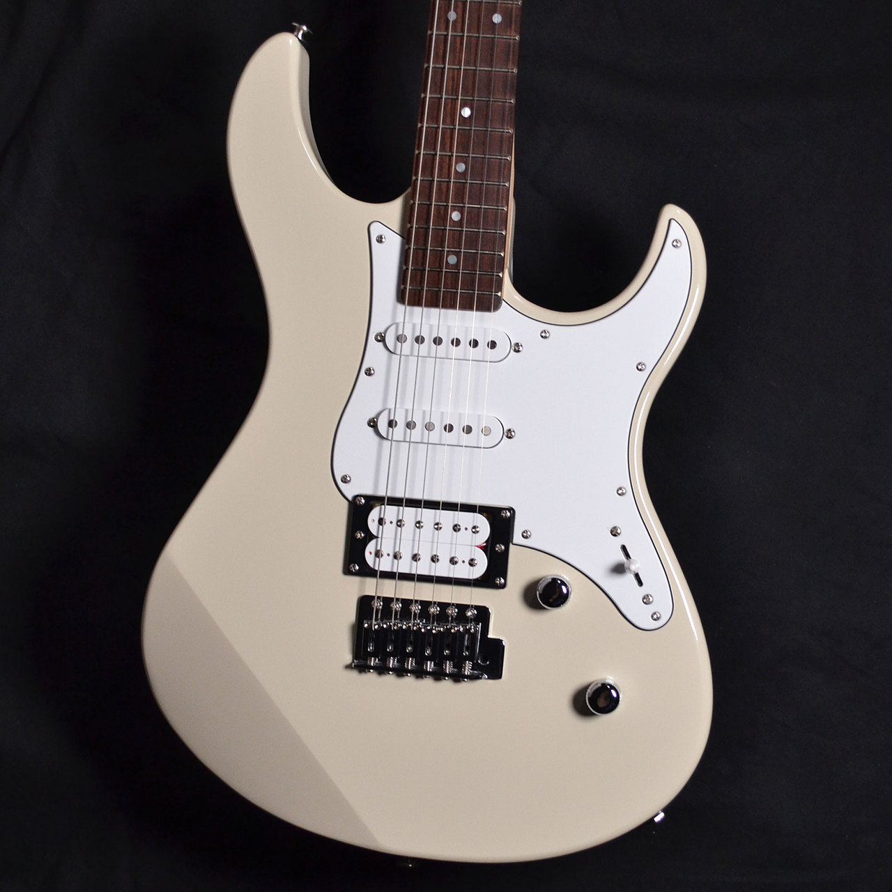 美品 YAMAHA ヤマハ Pacifica112V パシフィカ VW ホワイト YAMAHA PACIFICA112V VW エレキギター ヴィンテージホワイト