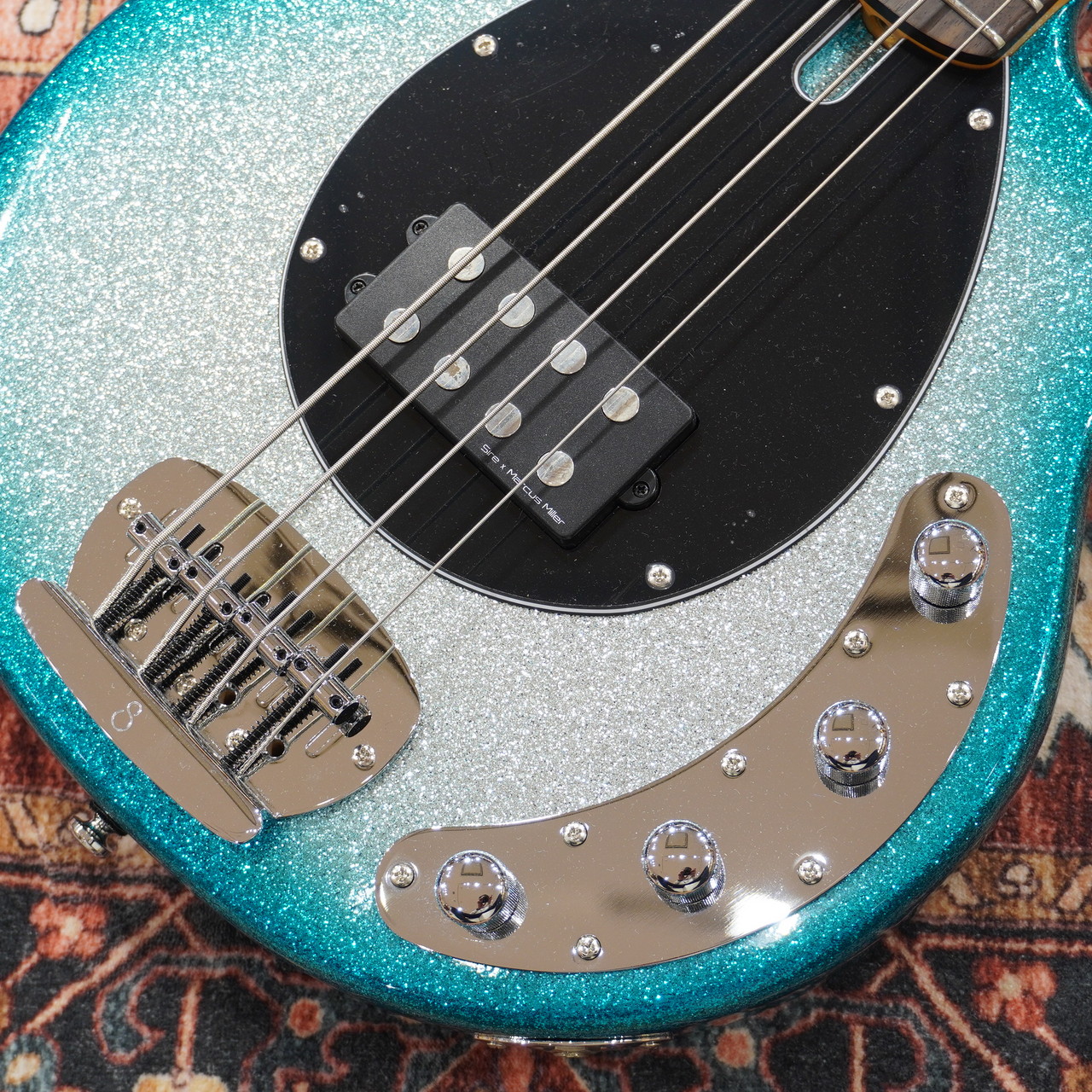 Sire Marcus Miller Z3 4-String Skyburst.SP (Skyburst Sparkle