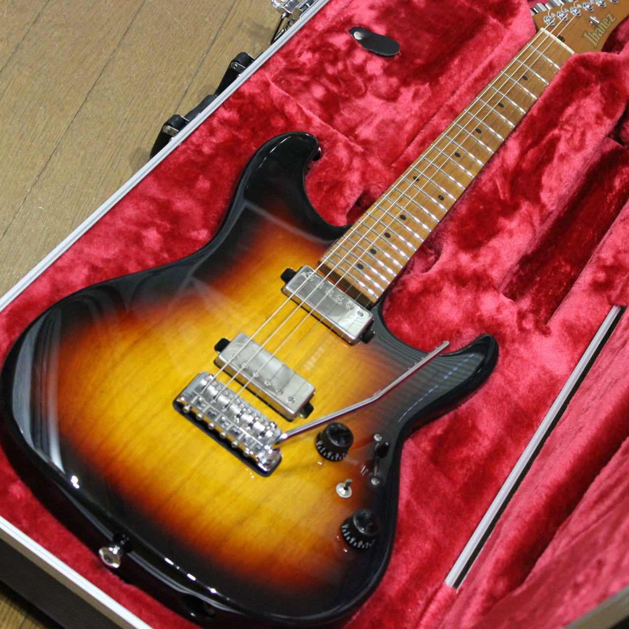 Ibanez Ibanez Prestige AZ2202A -TFB Tri Fade Burst