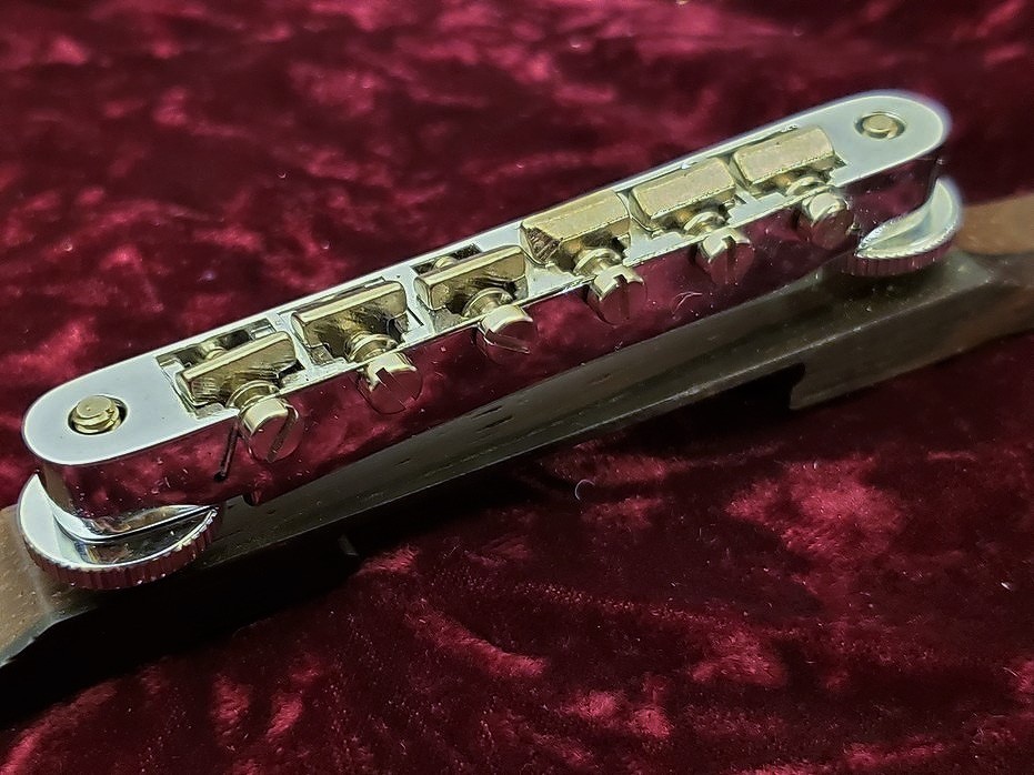 Gibson 【未使用】TUNE-O-MATIC BRIDGE ABR-1 chrome with Brazilian Rosewood Base  【箱付】【フルアコ用】（ビンテージ/送料無料）【楽器検索デジマート】