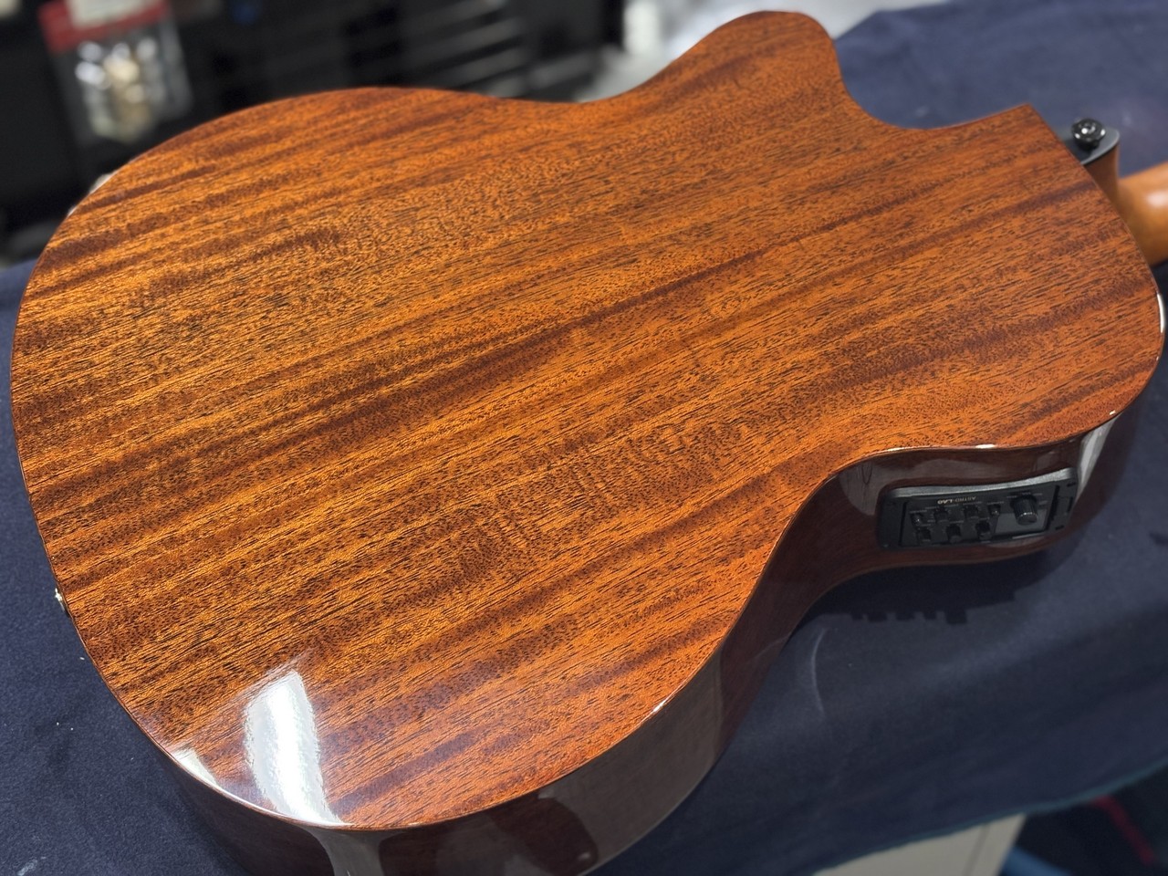 LAG Guitars 【即発送・展示品特価】T118ACE（新品特価/送料無料