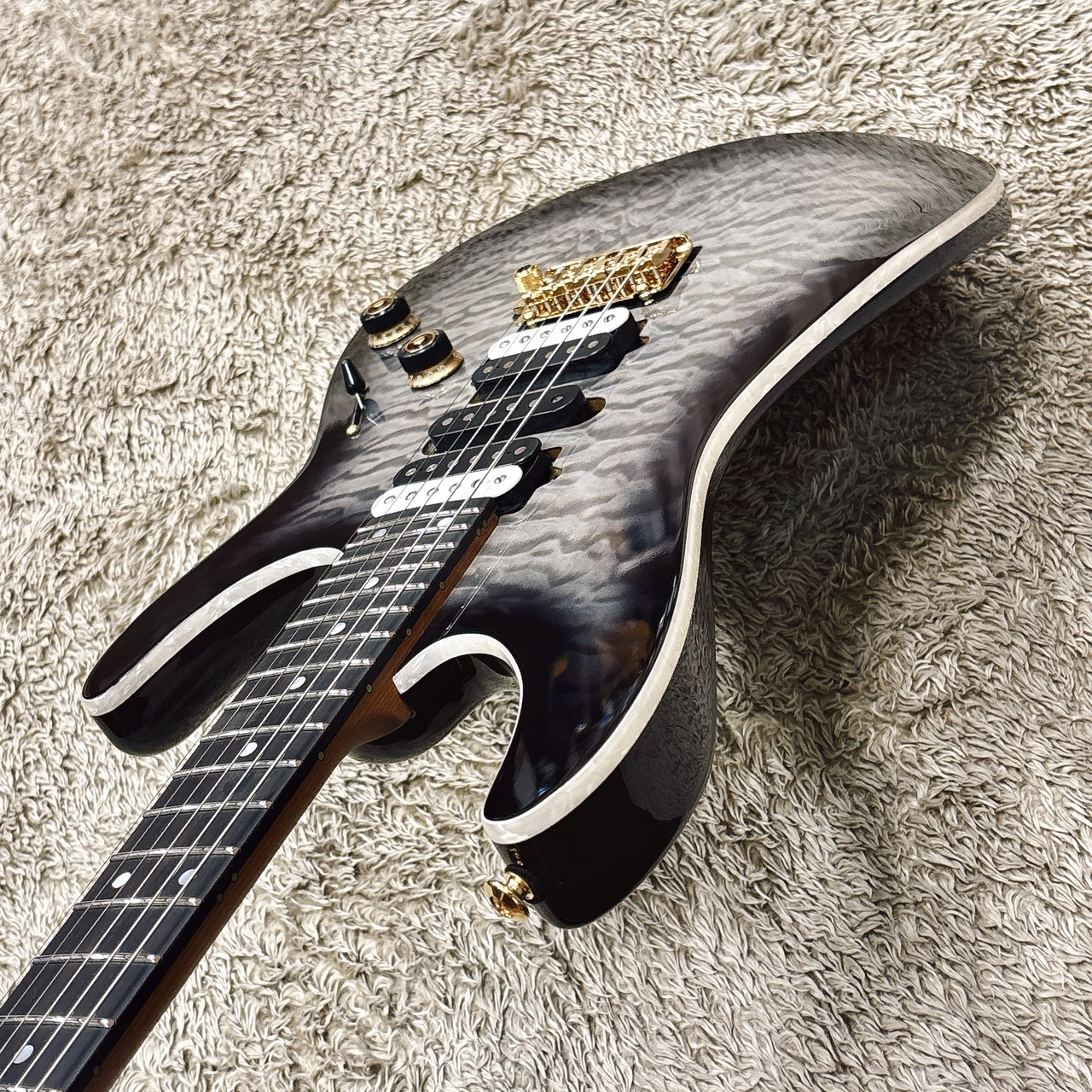 Ibanez AZ47P1QM-BIB (Black Ice Burst)【特価】【SPOTカラー】【2.99