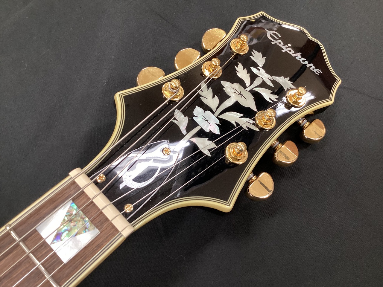 エピフォン ブロードウェイ キルテッド メイプル（ブラウン系）ケース無し。 Epiphone BROADWAY（新品）【楽器検索デジマート】