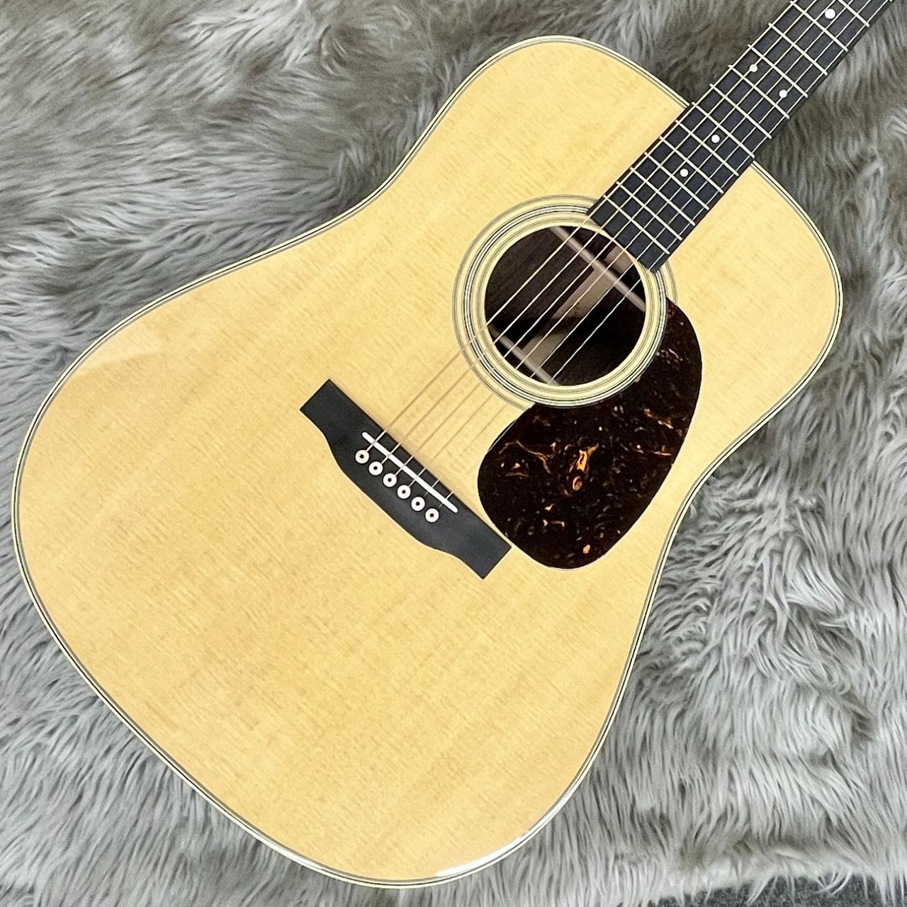 Martin D-28【2025年新仕様！ / 現物写真】（新品/送料無料）【楽器