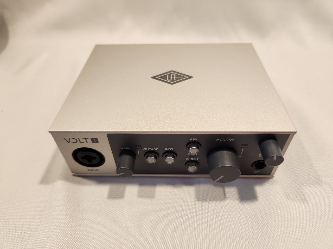 UNIVERSAL AUDIO volt1 未使用品 UNIVERSAL AUDIO VOLT 1 USB RECORDING STUDIO 安心の日本正規品