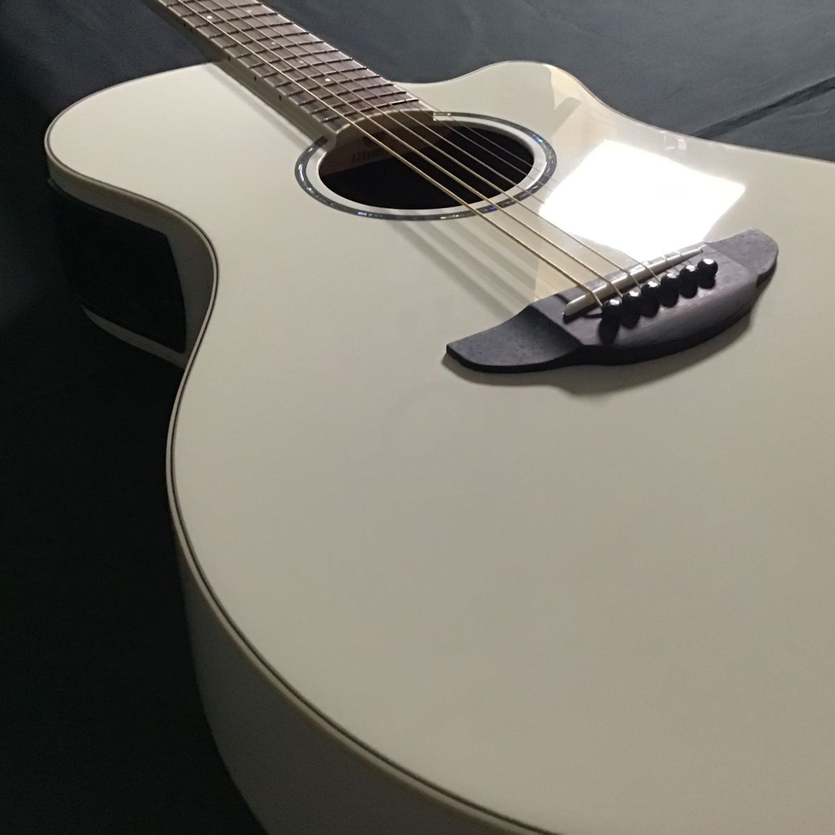 YAMAHA APX600 ビンテージホワイト エレアコギター elvispelvis.com
