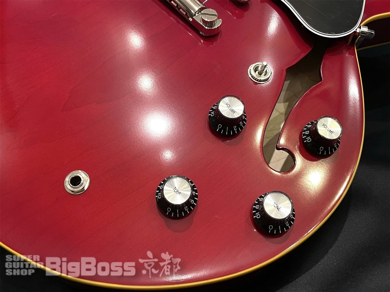 Edwards e-sa レッド セミアコースティックギター ハードケース付き Edwards e-sa レッド セミアコースティックギター ハードケース