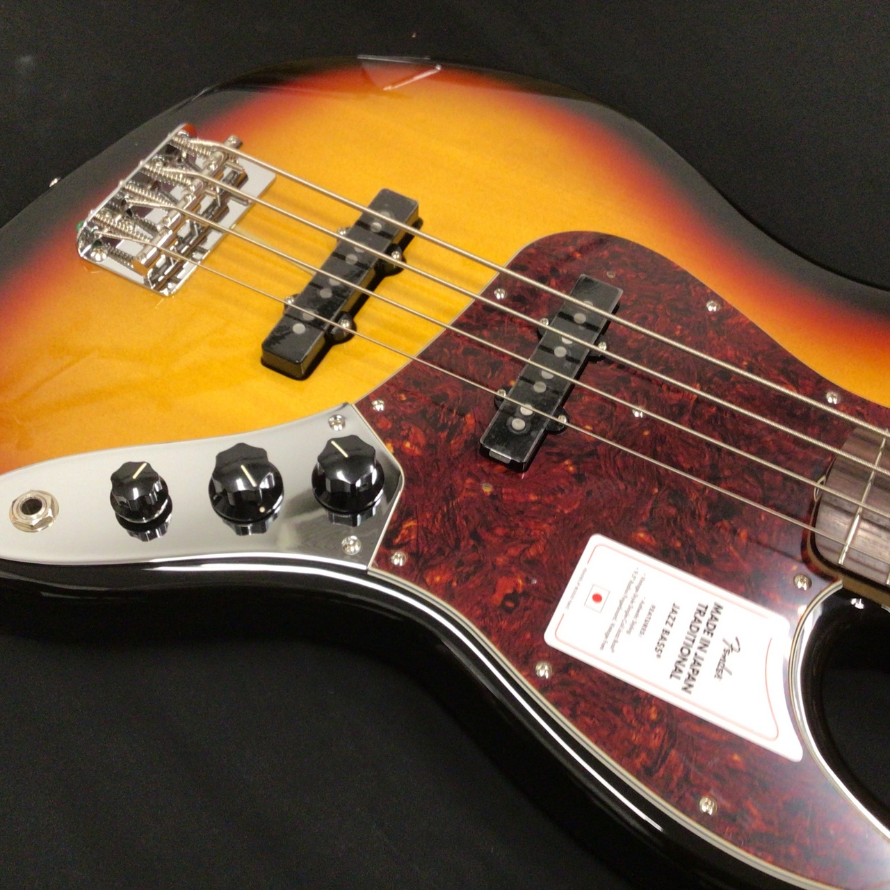 Fender Made in Japan Traditional 60s Jazz Bass® 3Color Sunburst