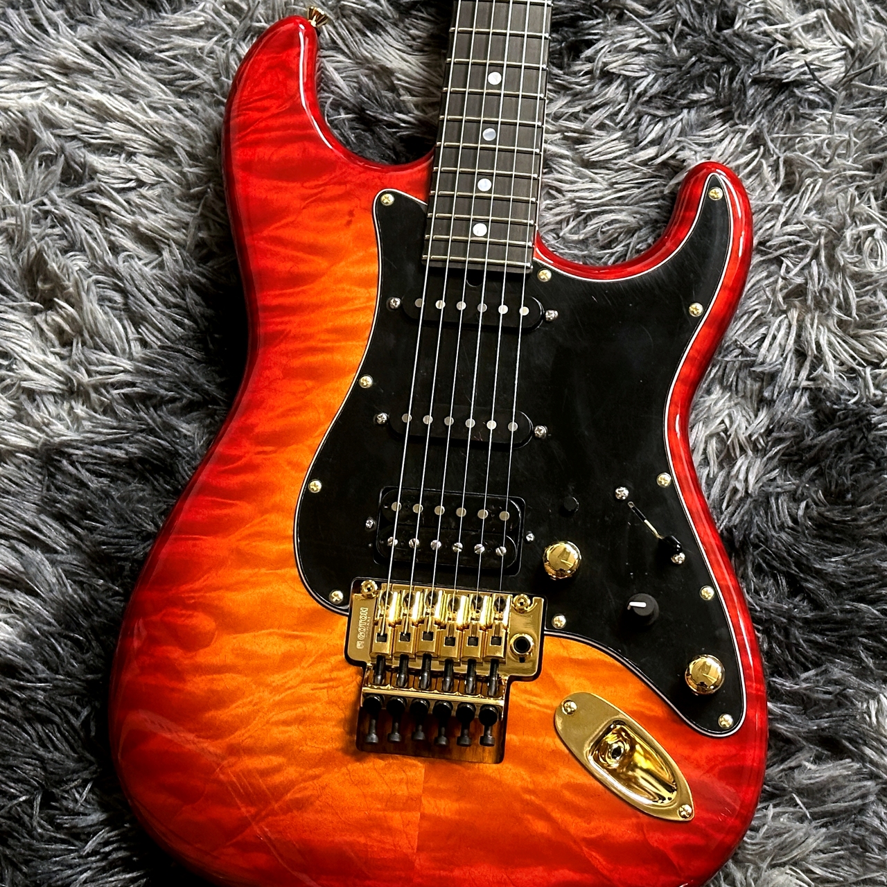 James Tyler Japan L.A.Studio Classic FRT Cherry Sunburst Quilted James Tyler Japan L.A.Studio Classic FRT Cherry Sunburst Quilted