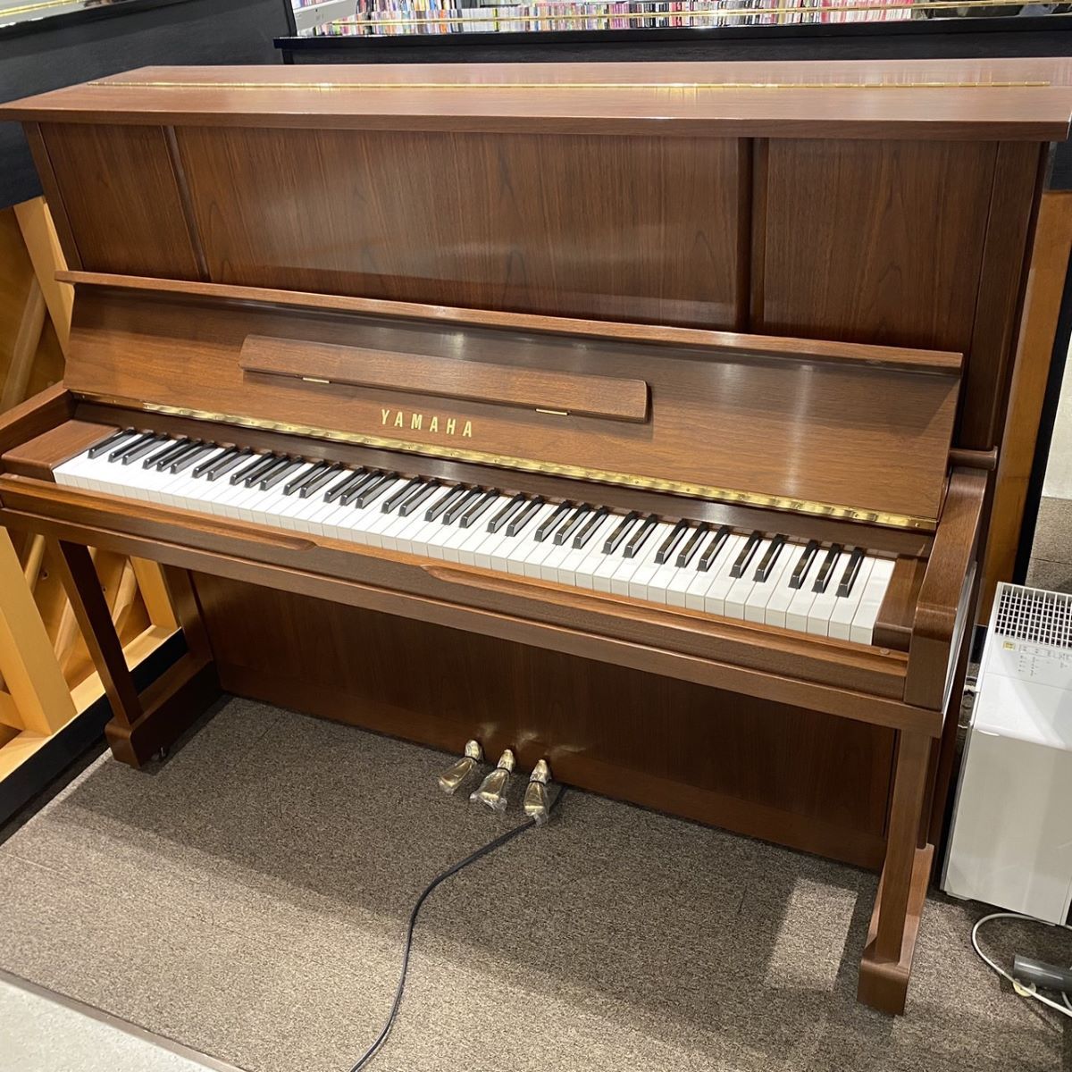 YAMAHA 【中古】UX10Wn アップライトピアノ 木目調 ＃4566357（中古 