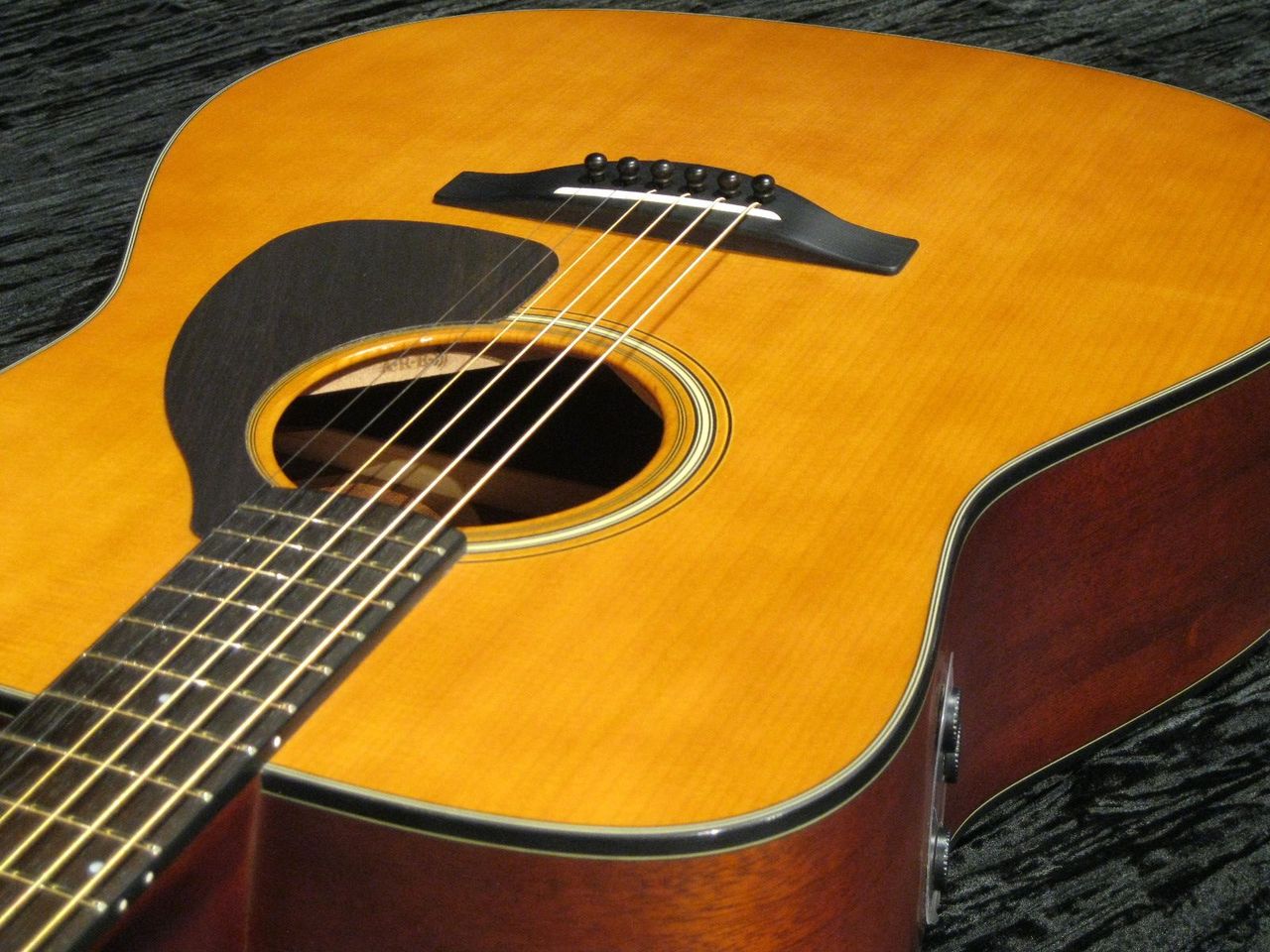 ヤマハ FG5 旧仕様モデル 中古品 YAMAHA Red Label FGX5 VN (Vintage Natural)(中古)【楽器検索