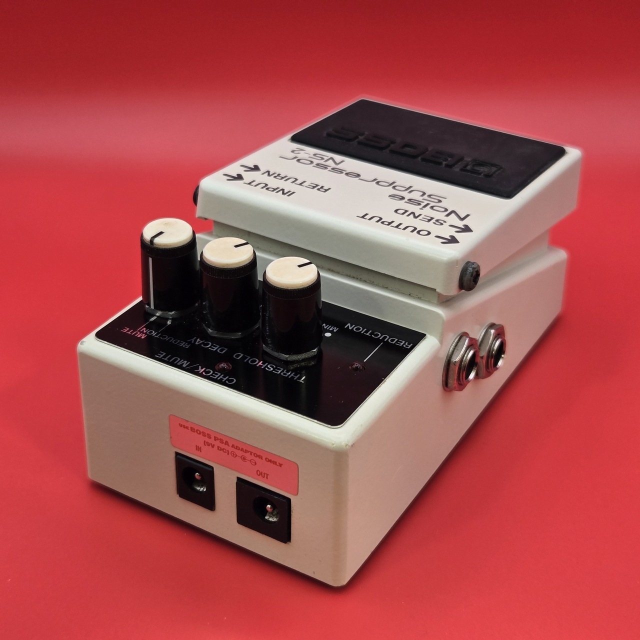 BOSS NS-2 ノイズゲート ノイズサプレッサー BOSS / NS-2の特徴や使い方などをレビュー。原音には影響を与え