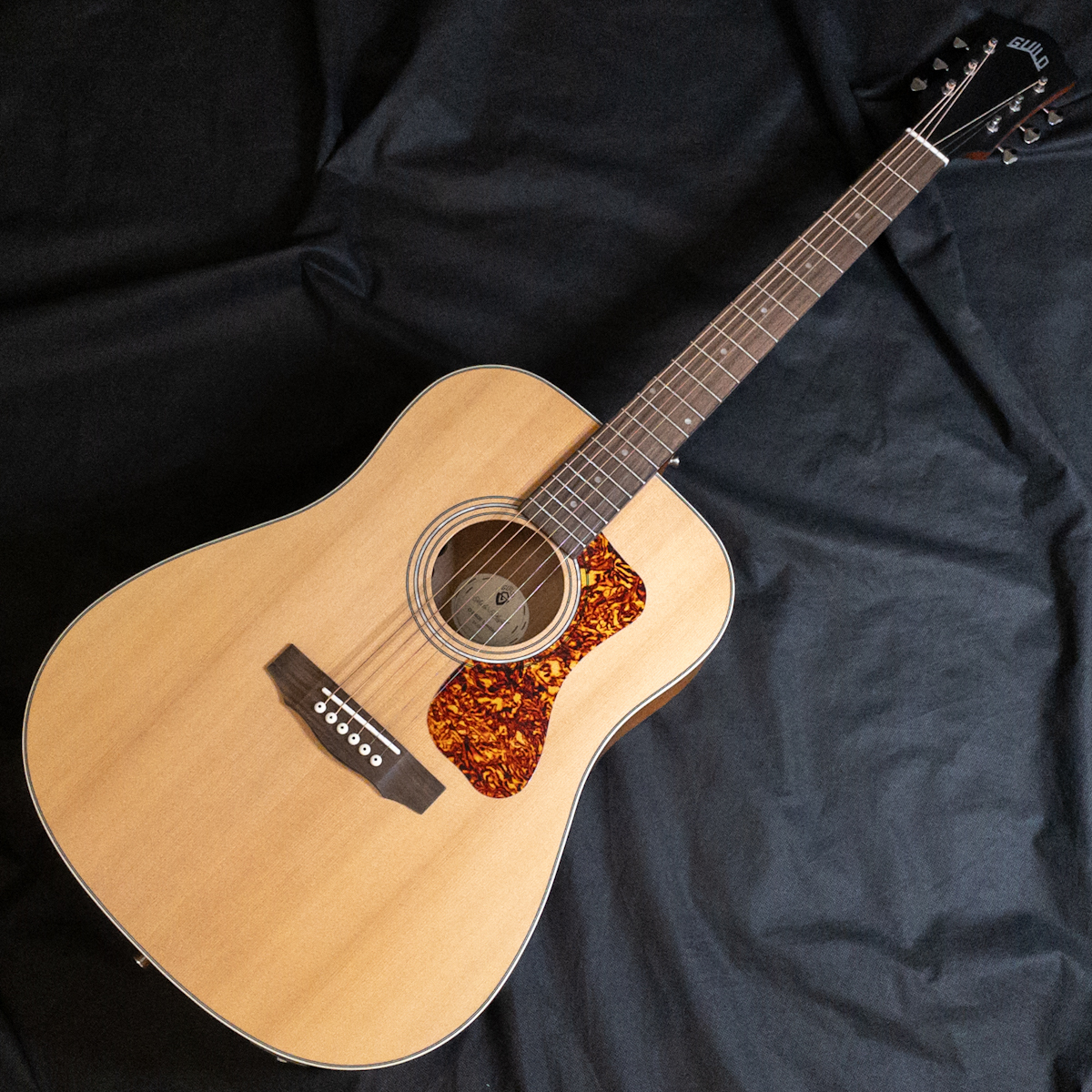 GUILD D-240E 試奏のみ Amazon.com: Guild DS-240E Black : Musical Instruments
