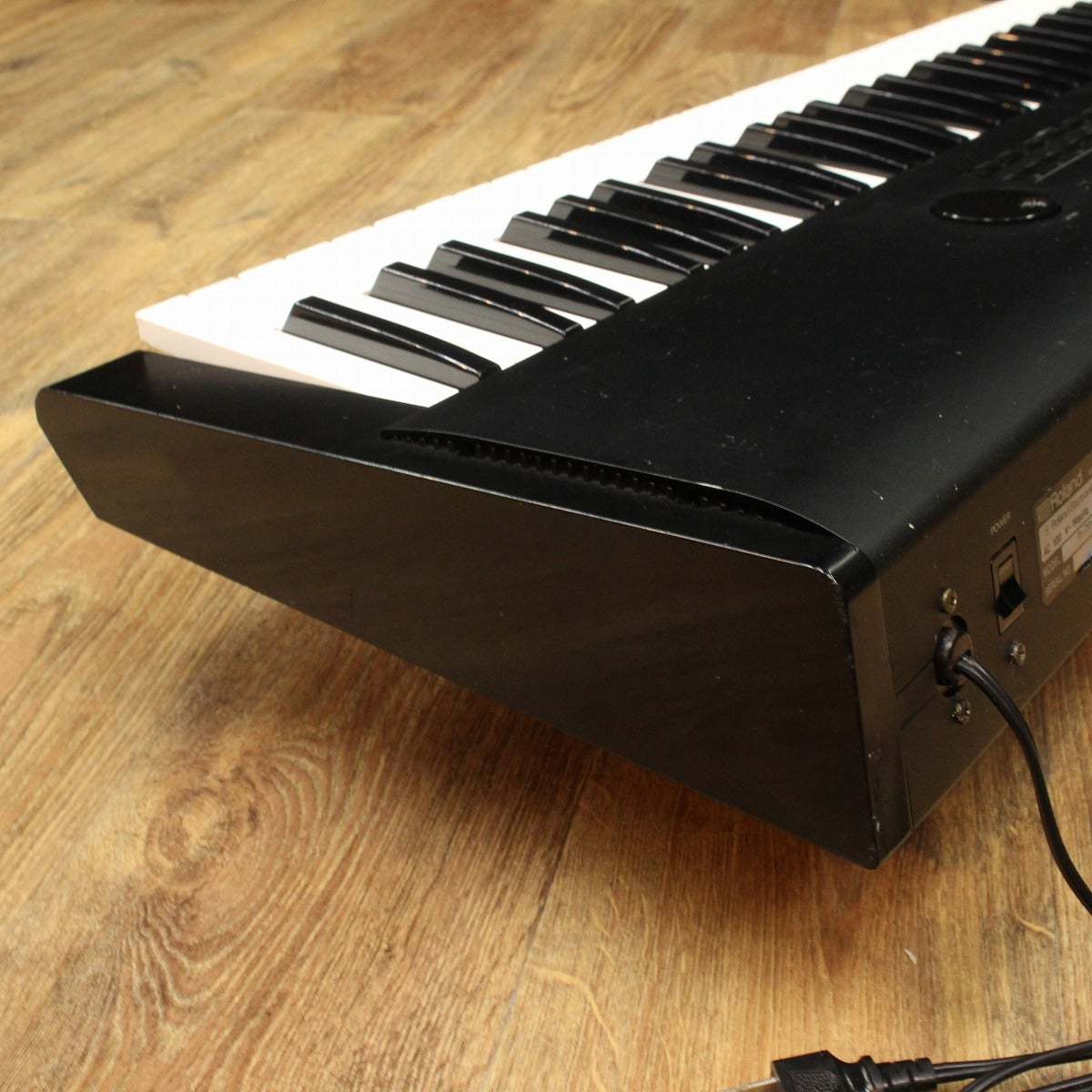 Roland D-70 