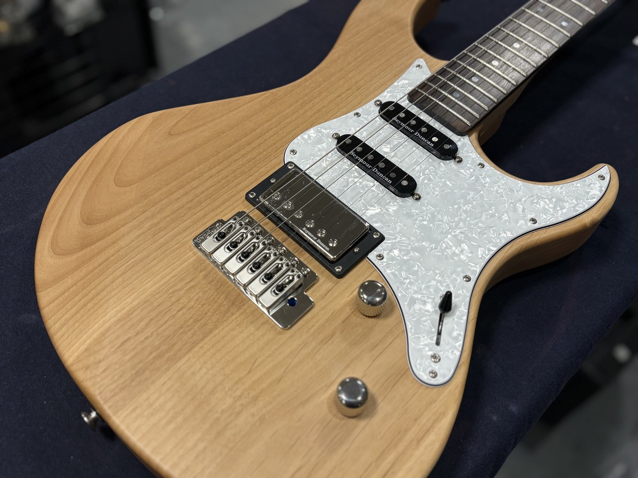 ヤマハ PAC612VIIX YNS Yamaha PAC612VIIX Pacifica Electric Guitar - Yellow Natural Satin