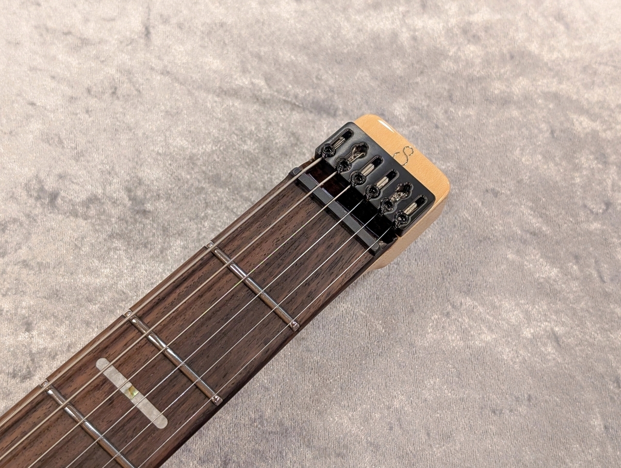 Sire X6 6-String Headless / TBK(Transparent Black) 【2.74kg
