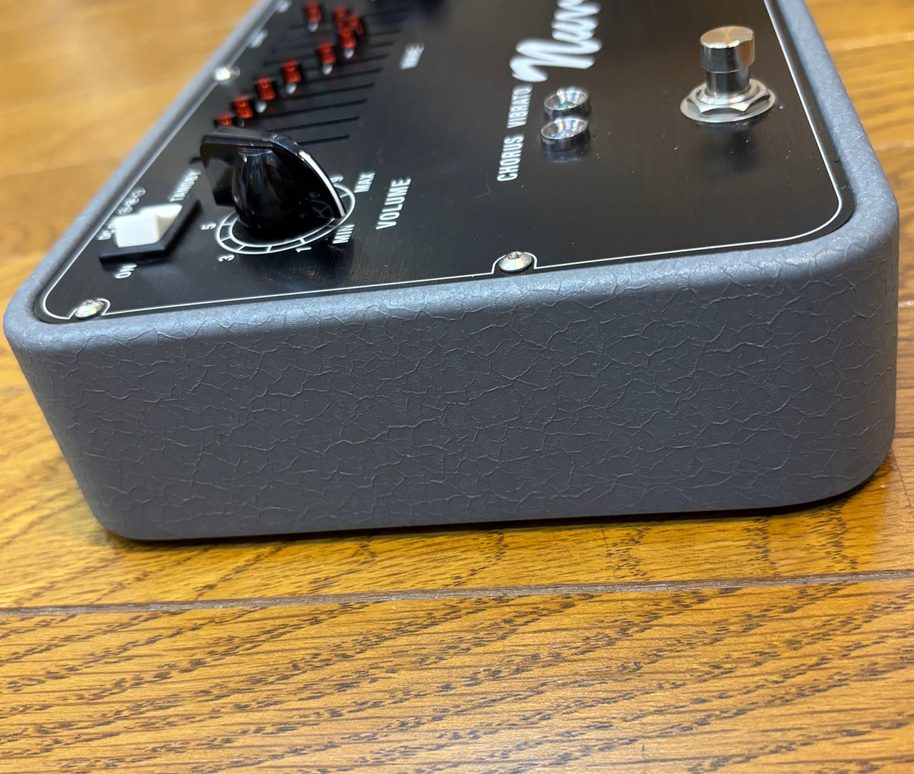 希少！KORG Nuvibe 新品 Nuvibe - VIBRATO CHORUS EFFECTOR | KORG (Japan)