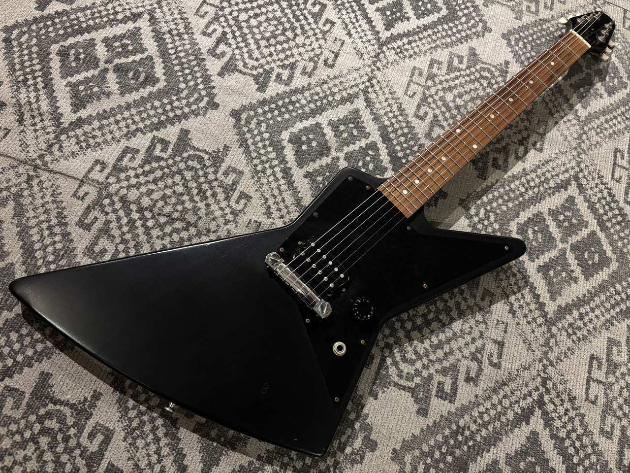 Gibson Melody Maker Explorer Satin Ebony（中古）【楽器検索