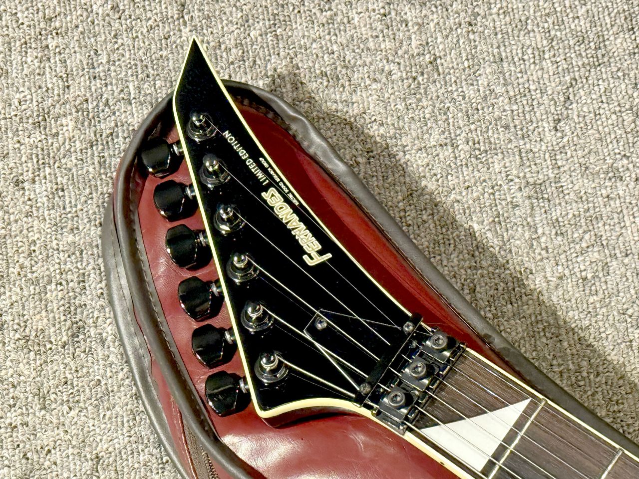 セットネック ランディーV Fernandes JS-100 Electric Guitar Fernandes JS-100 Randy Flying V Purple with Soft