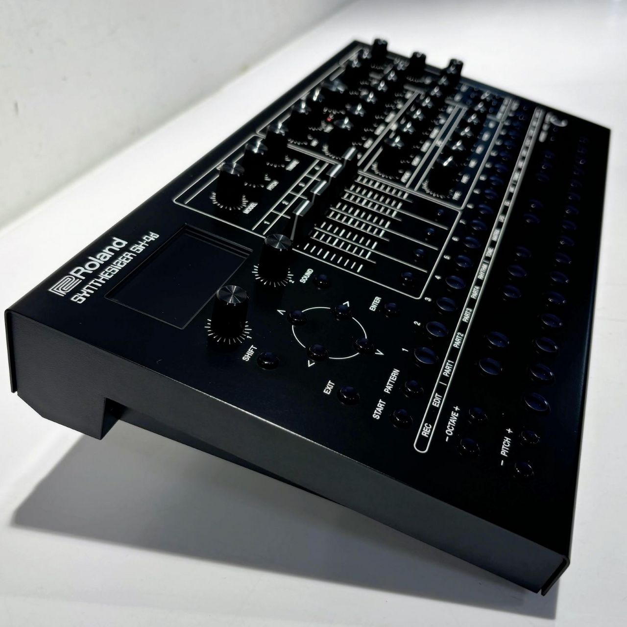 DTM・DAW Roland SH-4d Rolandがデスクトップ・シンセサイザーSH-4dを発表！11種類の