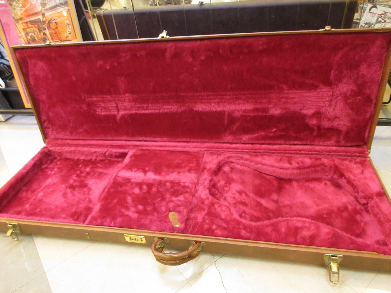 Gibson Thunderbird ハードケース（中古）【楽器検索デジマート】