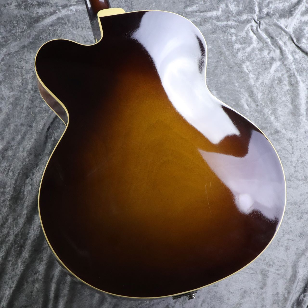 ビザール　アーチトップ　ピックギター　フルアコ　セミアコ　アコースティックギター ビザール アーチトップ ピックギター フルアコ セミアコ