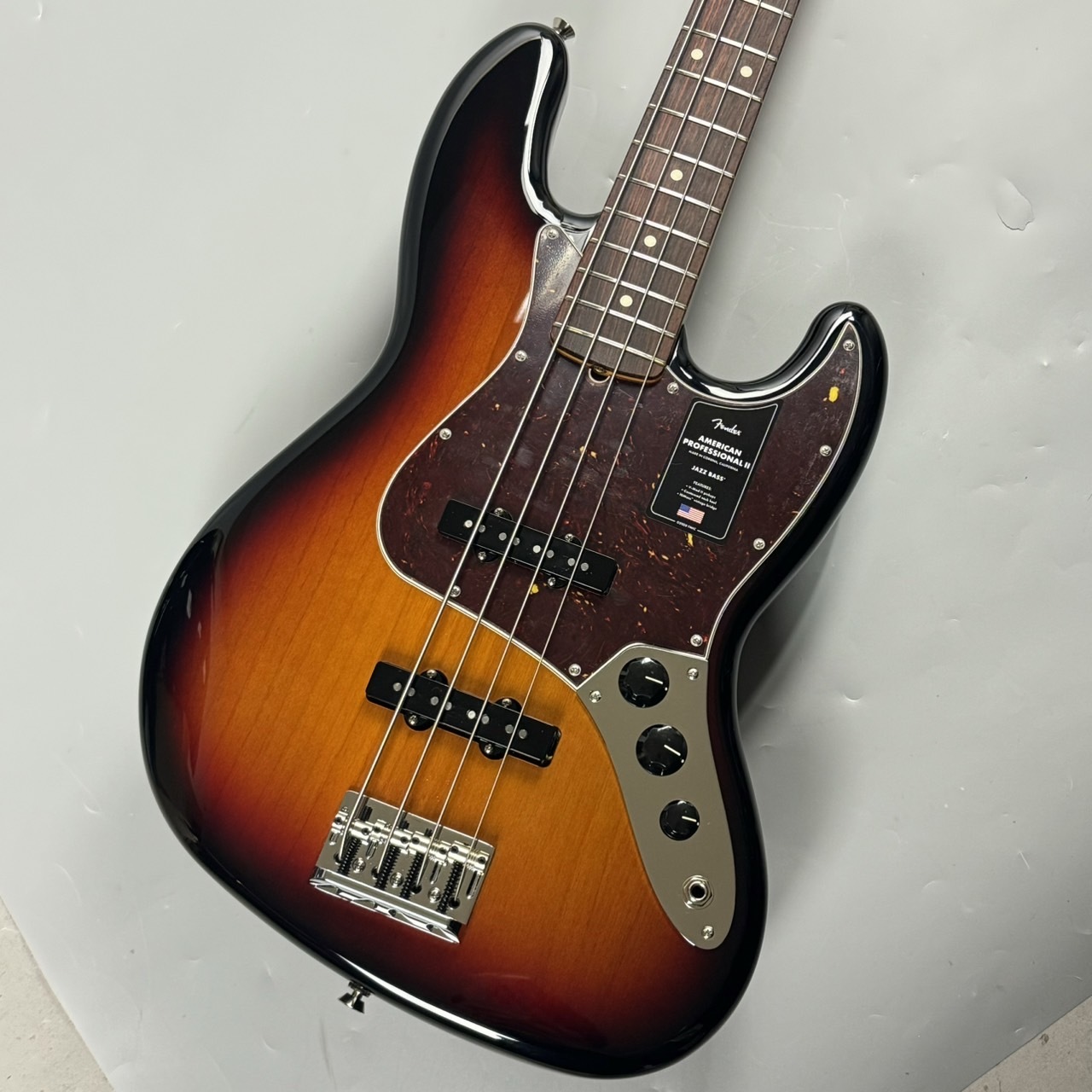 Fender American Professional II Jazz Bass 3-Color Sunburst エレキベース 【現物写真】（新品/送料無料）【楽器検索デジマート】