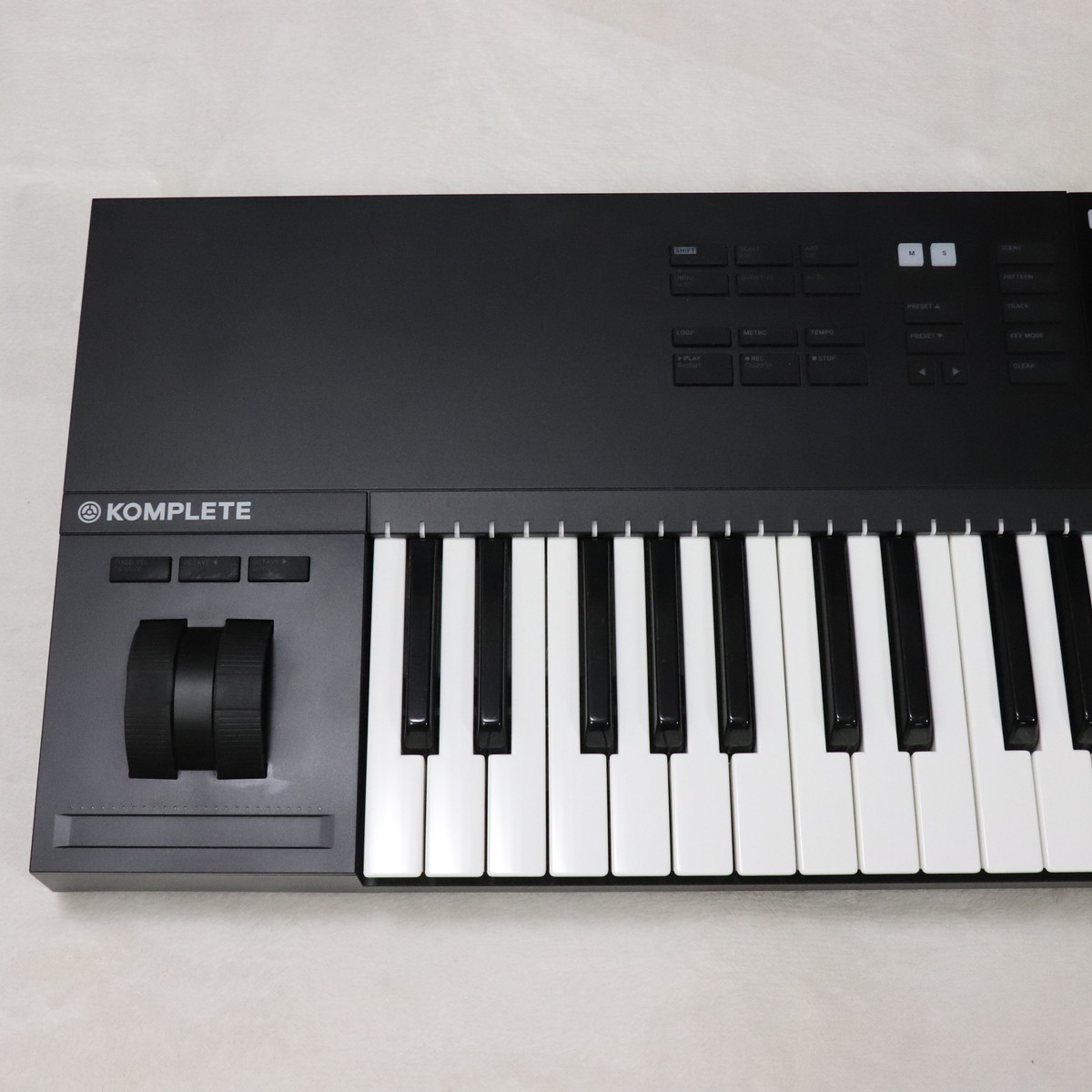 NATIVE INSTRUMENTS KOMPLETE KONTROL S61 MK2 【梅田店】（中古/送料