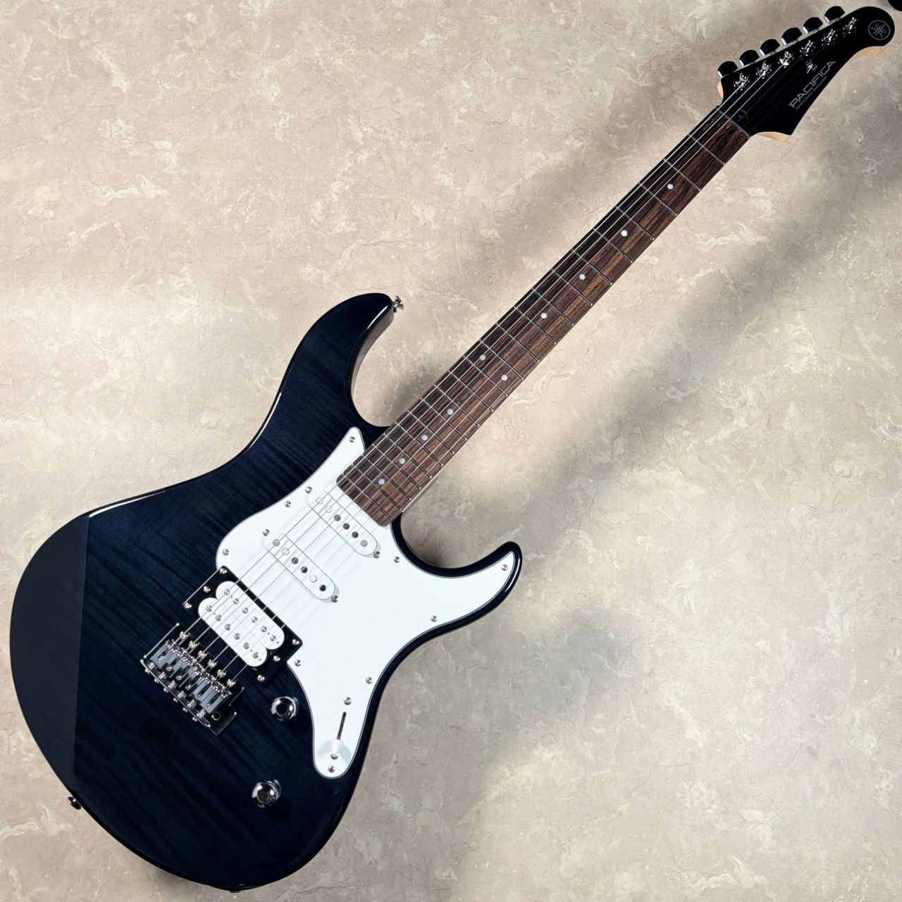 YAMAHA PACIFICA212VFM TBL トランスルーセントブラック【現物画像