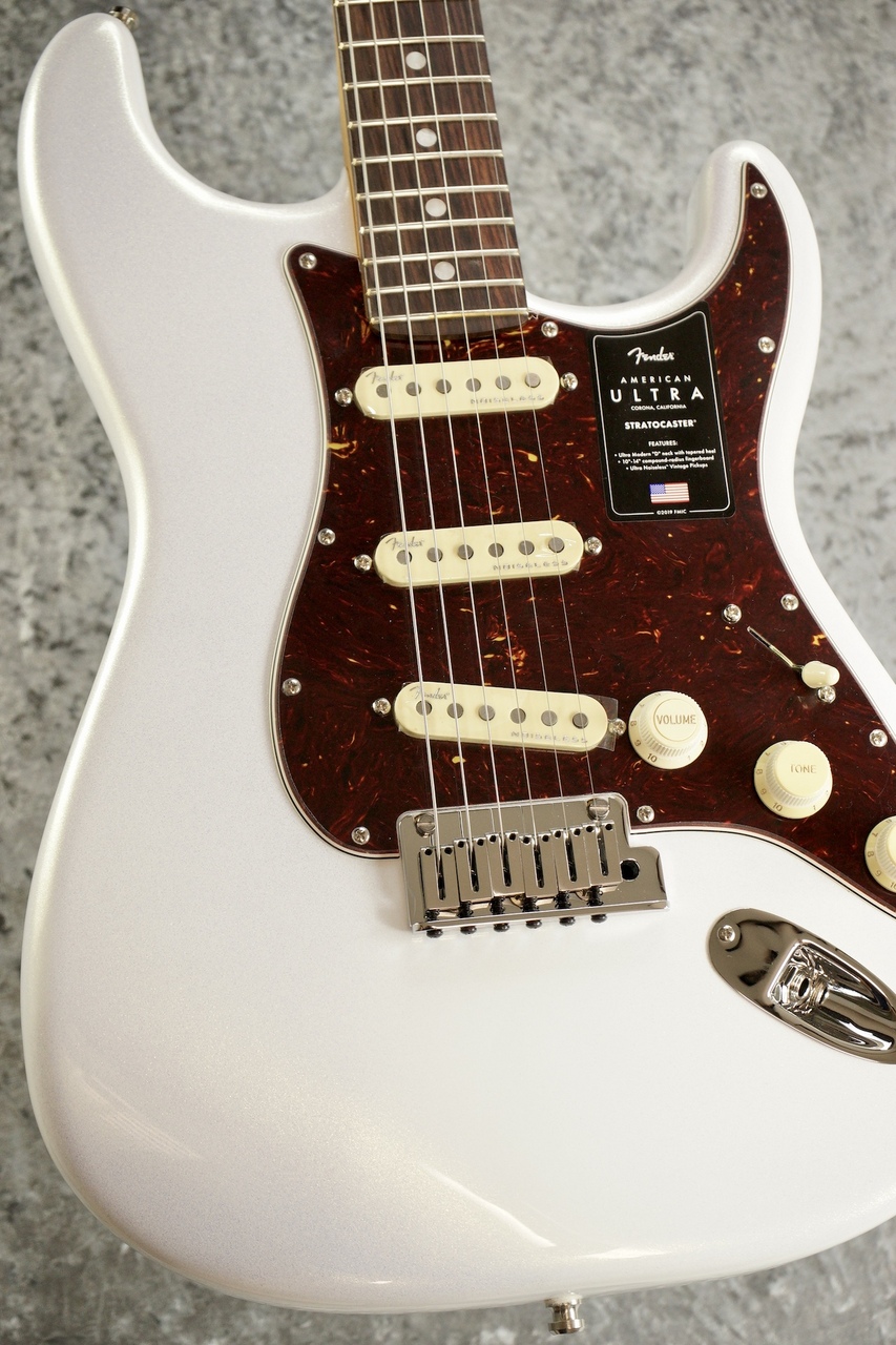 大砲候補新品　即納可能　Fender USA American Ultra Stratocaster Maple Fingerboard, Cobra Blue　送料無料（沖縄、離島除く）郡山店展示商品 フェンダー