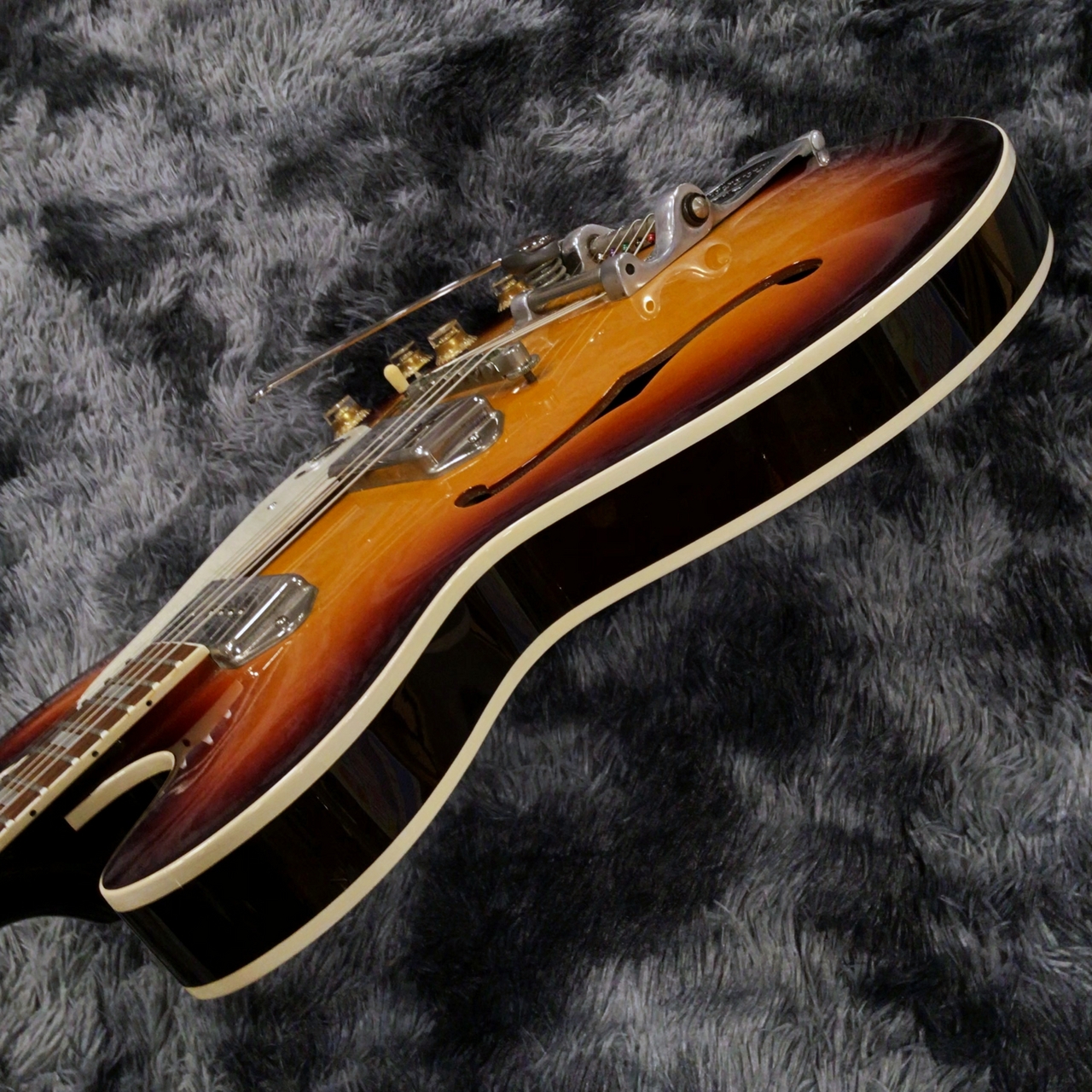 ラ*人様 レア　超美品　限定　EPIPHONE CASINO EB　＋BIGSB Epiphone Limited Edition Casino Electric with Bigsby Vintage