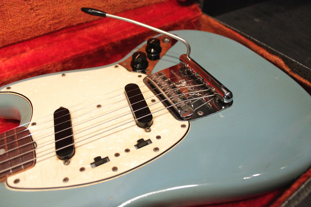Fender Mustang Daphne Blue 1965（ビンテージ）【楽器検索デジマート】