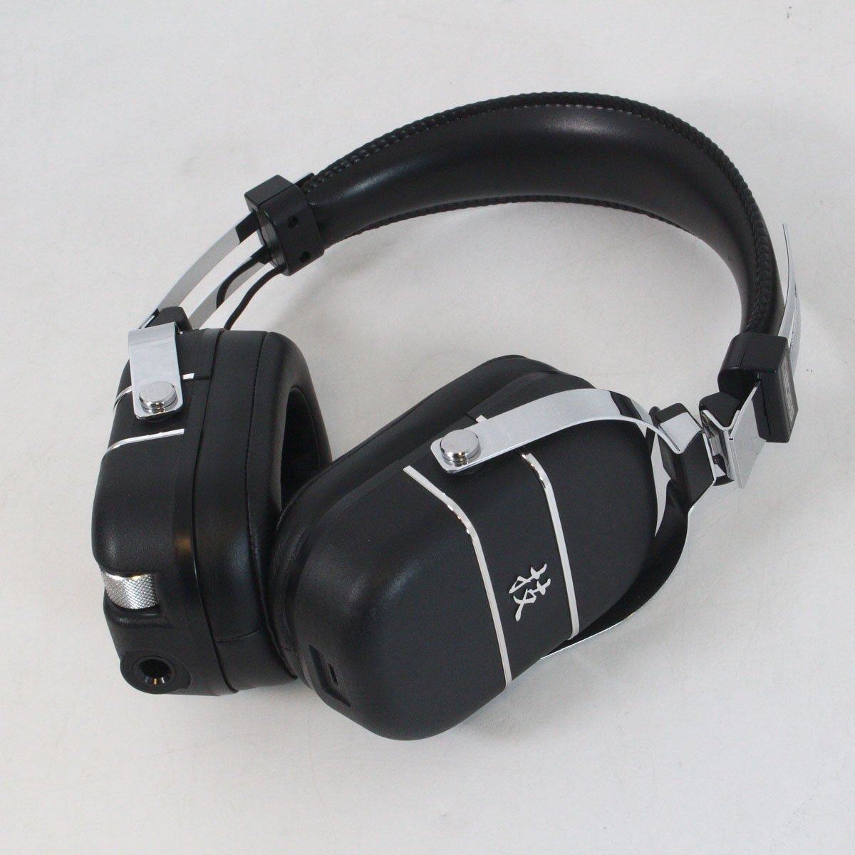 【早い者勝ち！限定値引き中】美品 BOSS WAZA-AIR 専用ケース付き Amazon.co.jp: BOSS ボス キャリングケース CB-WZ-AIR WAZA-AIR