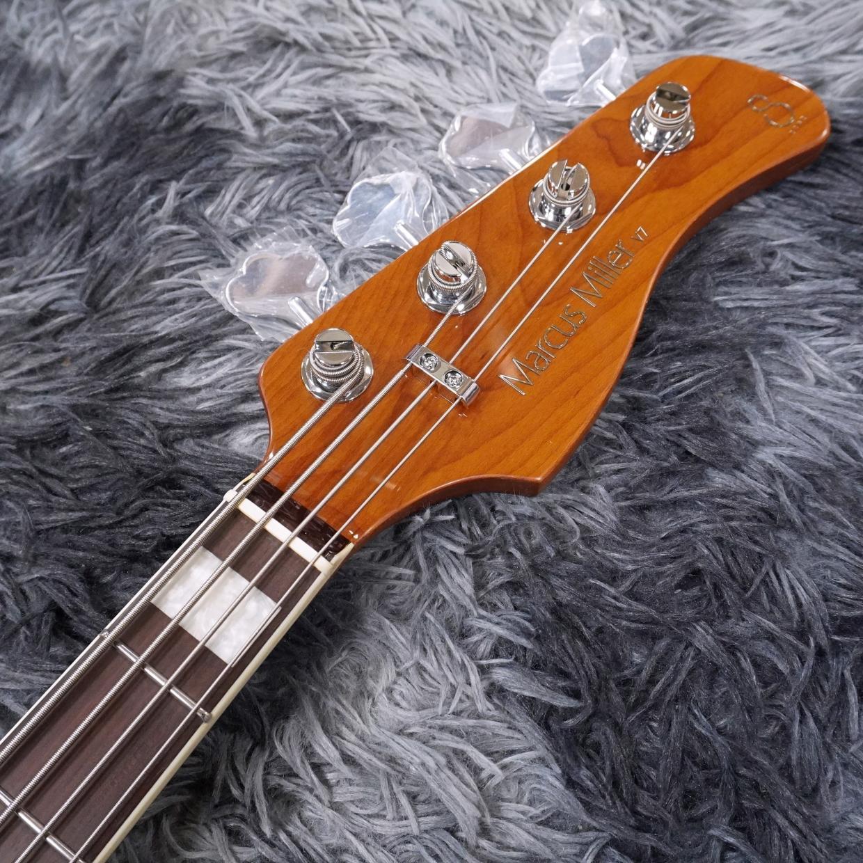 Sire Marcus Miller V7 New Gen 4-String Antique White（新品/送料