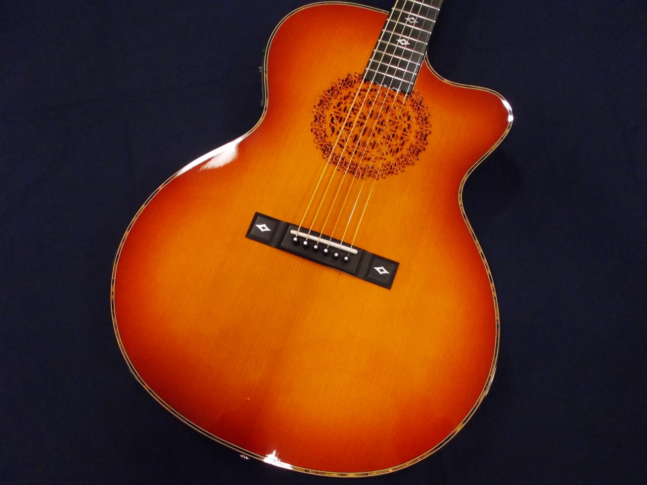 ARIA SP-CST/J Almond Burst（B級特価）【楽器検索デジマート】