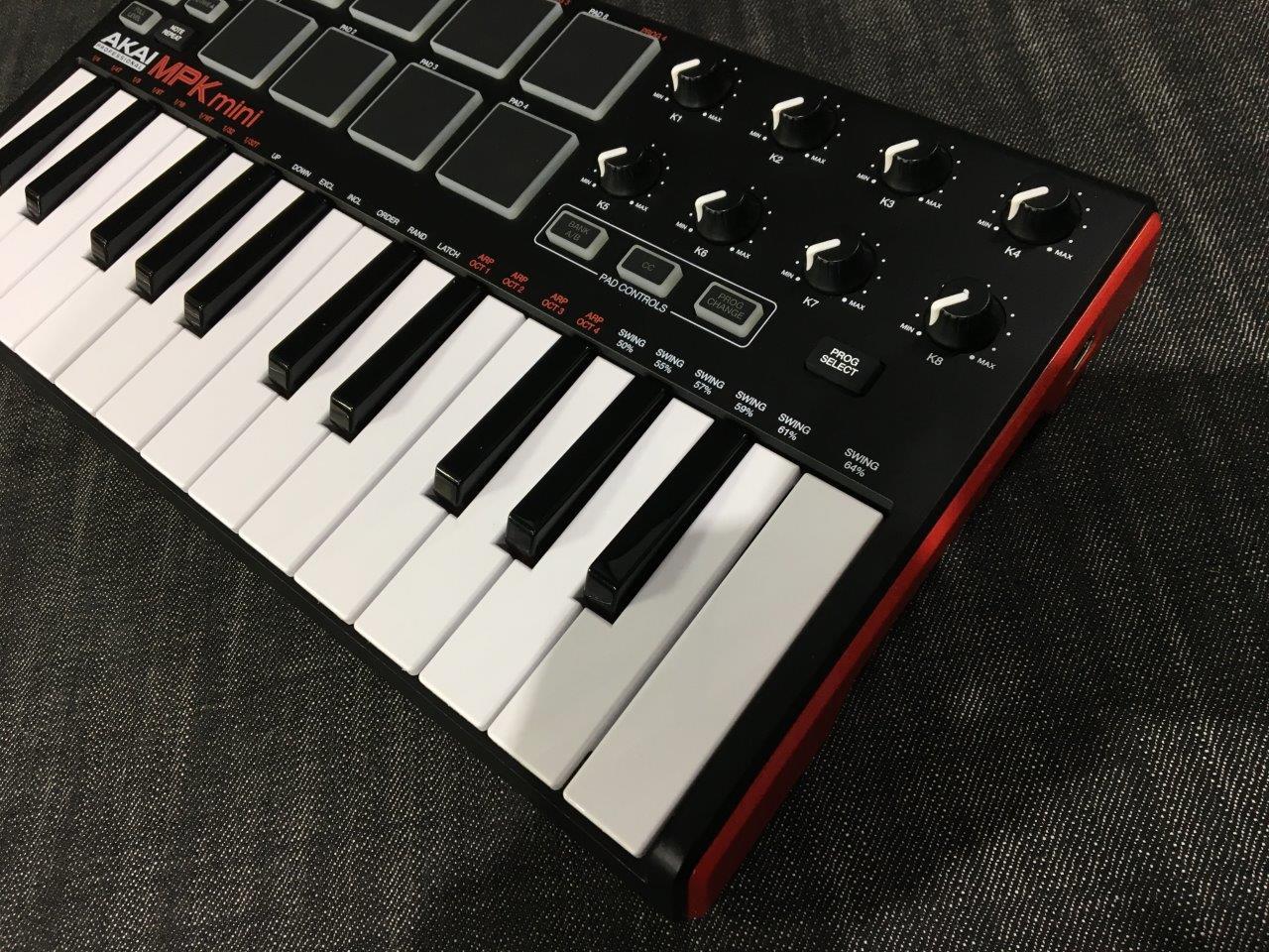キースアンディ　KeithAndy 中古/極美品　リペア済み M-AUDIO】世界的に人気の32鍵 ポータブルUSB-MIDI コントローラー