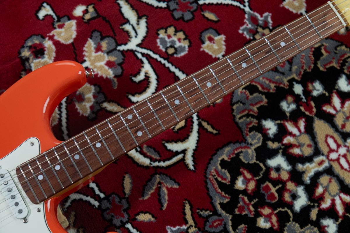 K.Nyui CUSTOM GUITARS エレキギター レッド