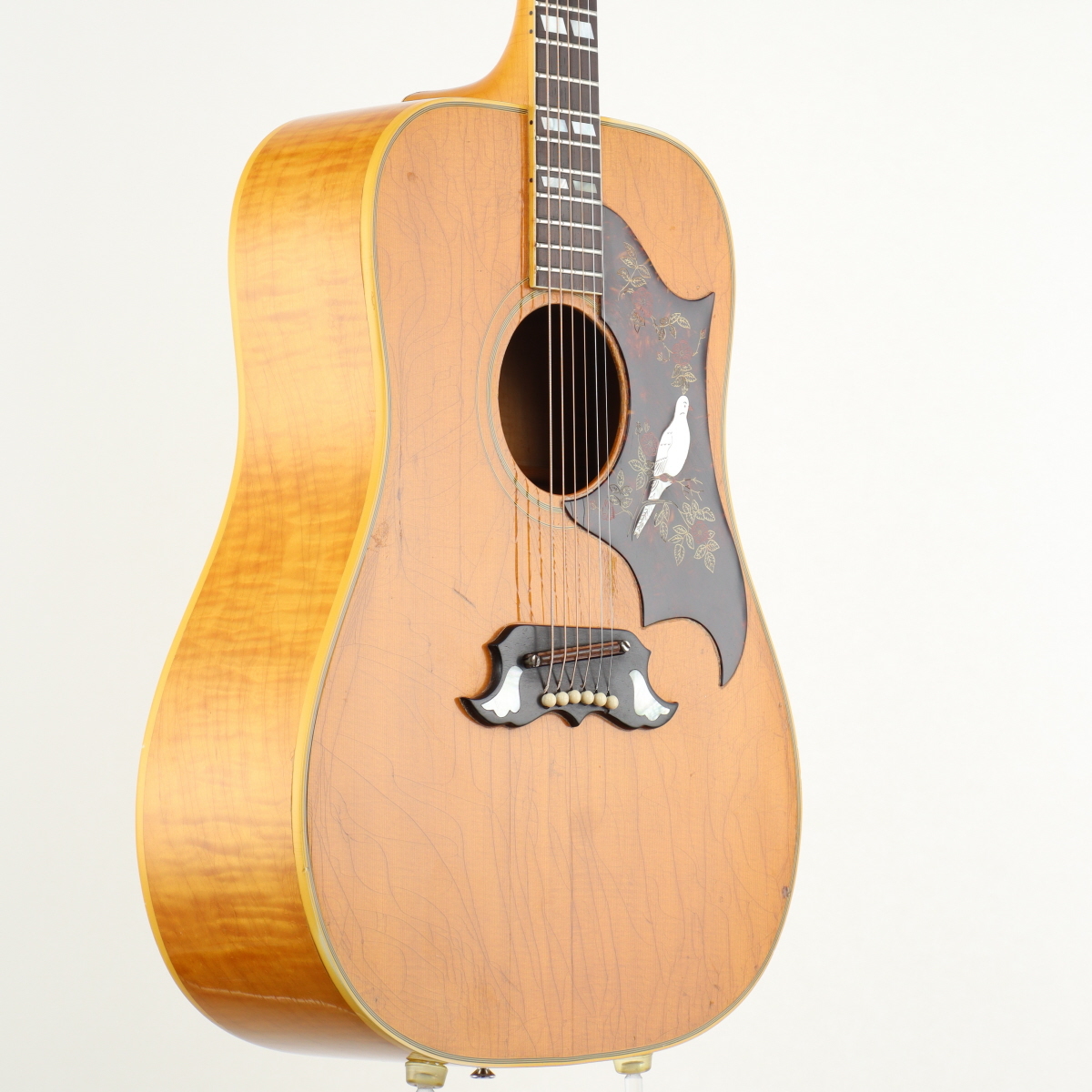 Gibson Dove 1969年　本物のヴィンテージ！ アコースティックギター Dove 1969: アコースティックギター｜三木楽器公式通販サイト